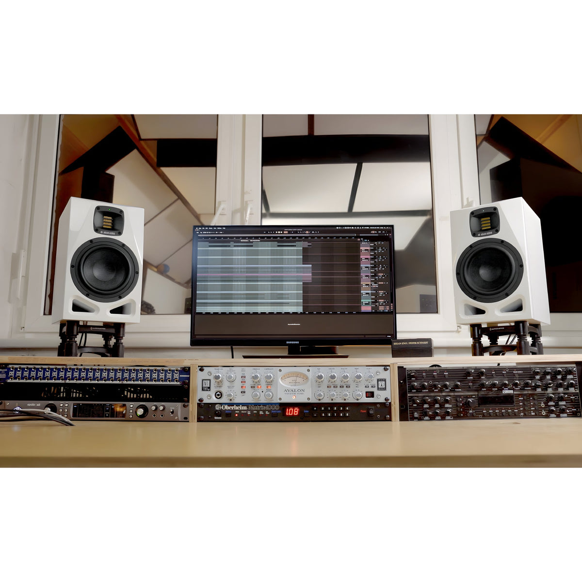 ADAM Audio A7V LIMITED EDITION WHITE - Monitor de estudio activo de 7" - Tempo Shop