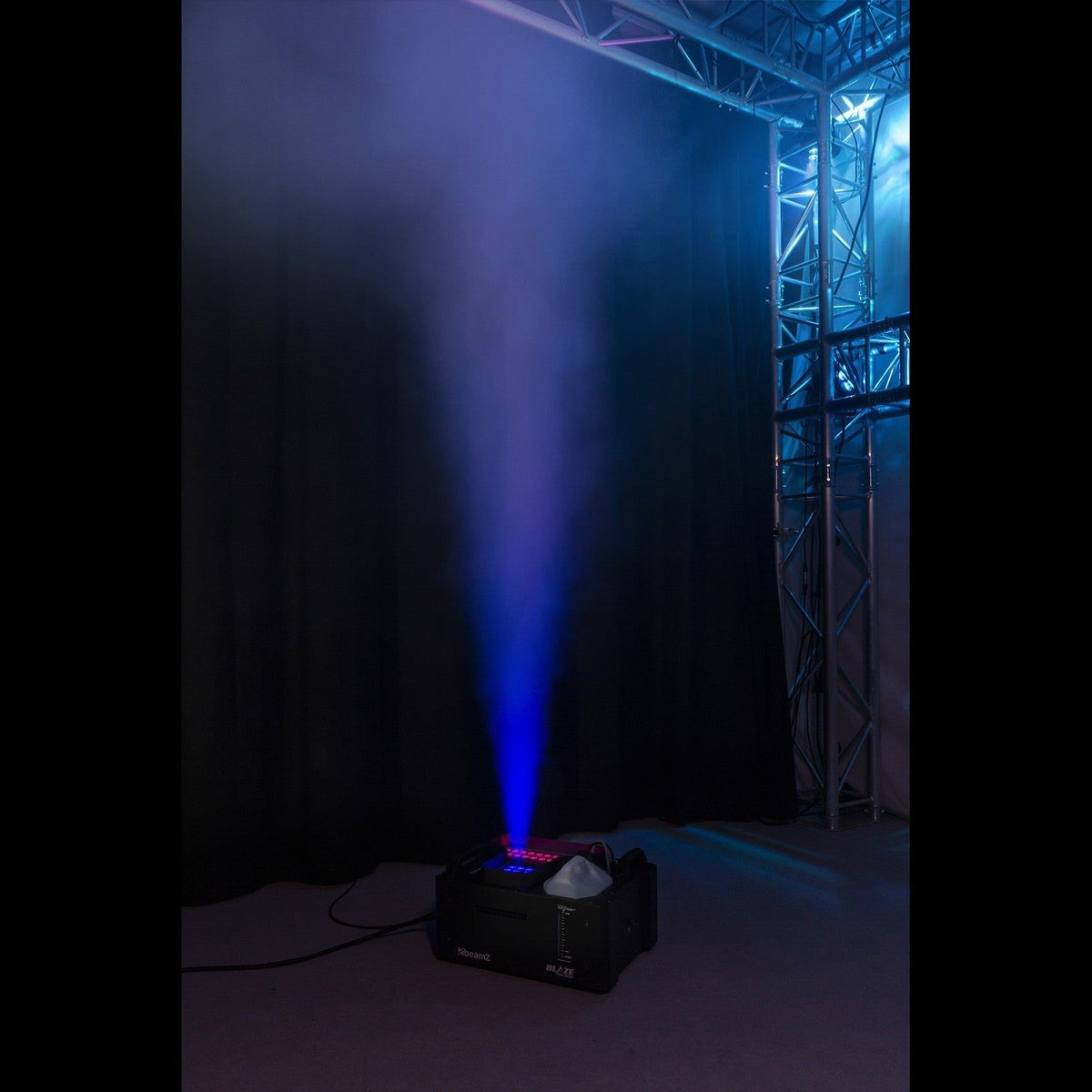 beamZ BLAZE2200 - Vertical Fogger 48x4W 4in1 LED - Tempo Shop