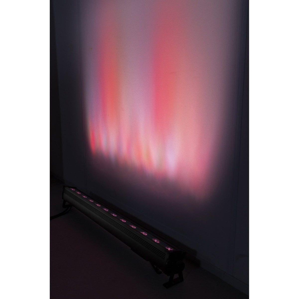 beamZ LCB128IP - Barra LED IP65 12x 8W RGBA - Tempo Shop