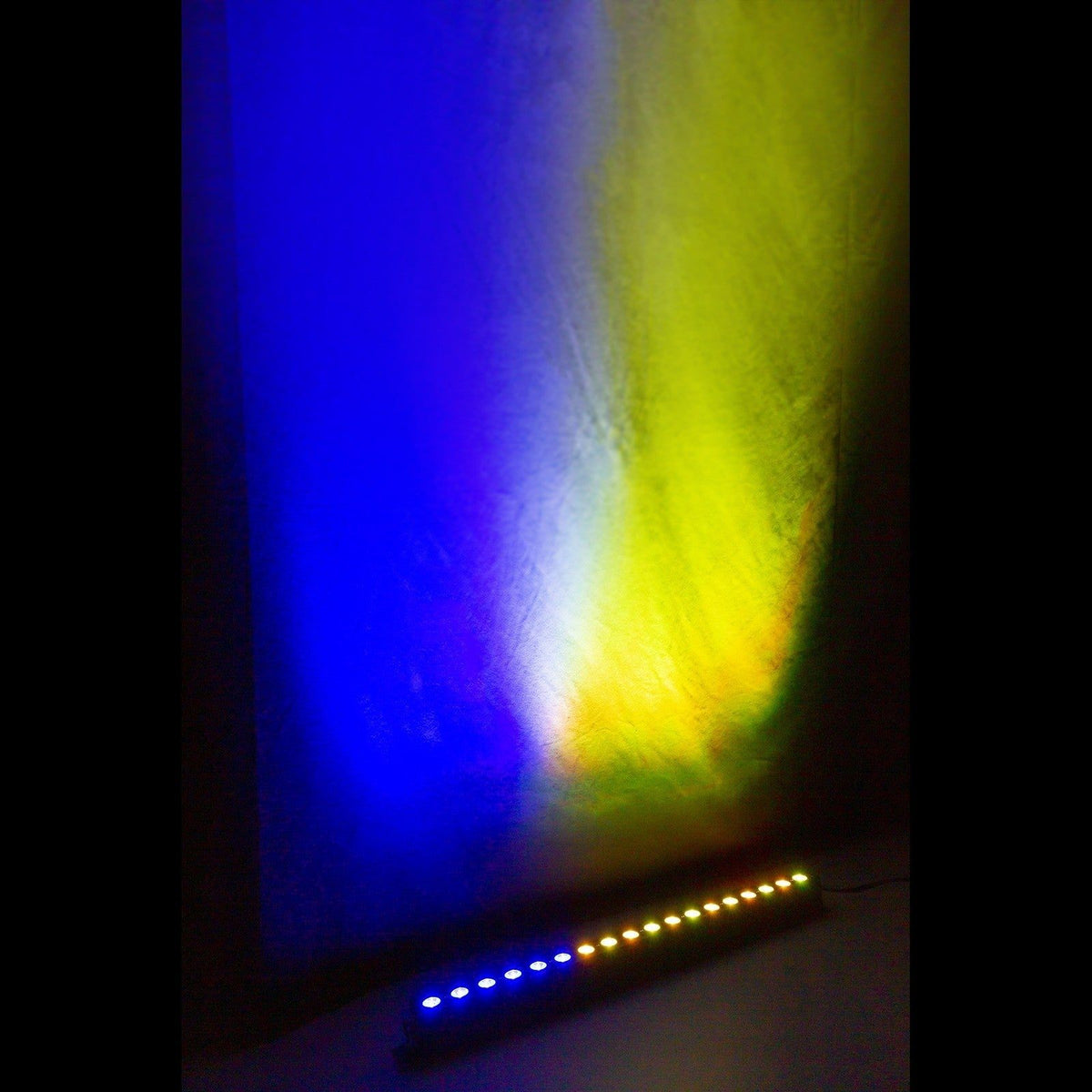 beamZ LCB183 - Barra LED 18x 3W RGB - Tempo Shop