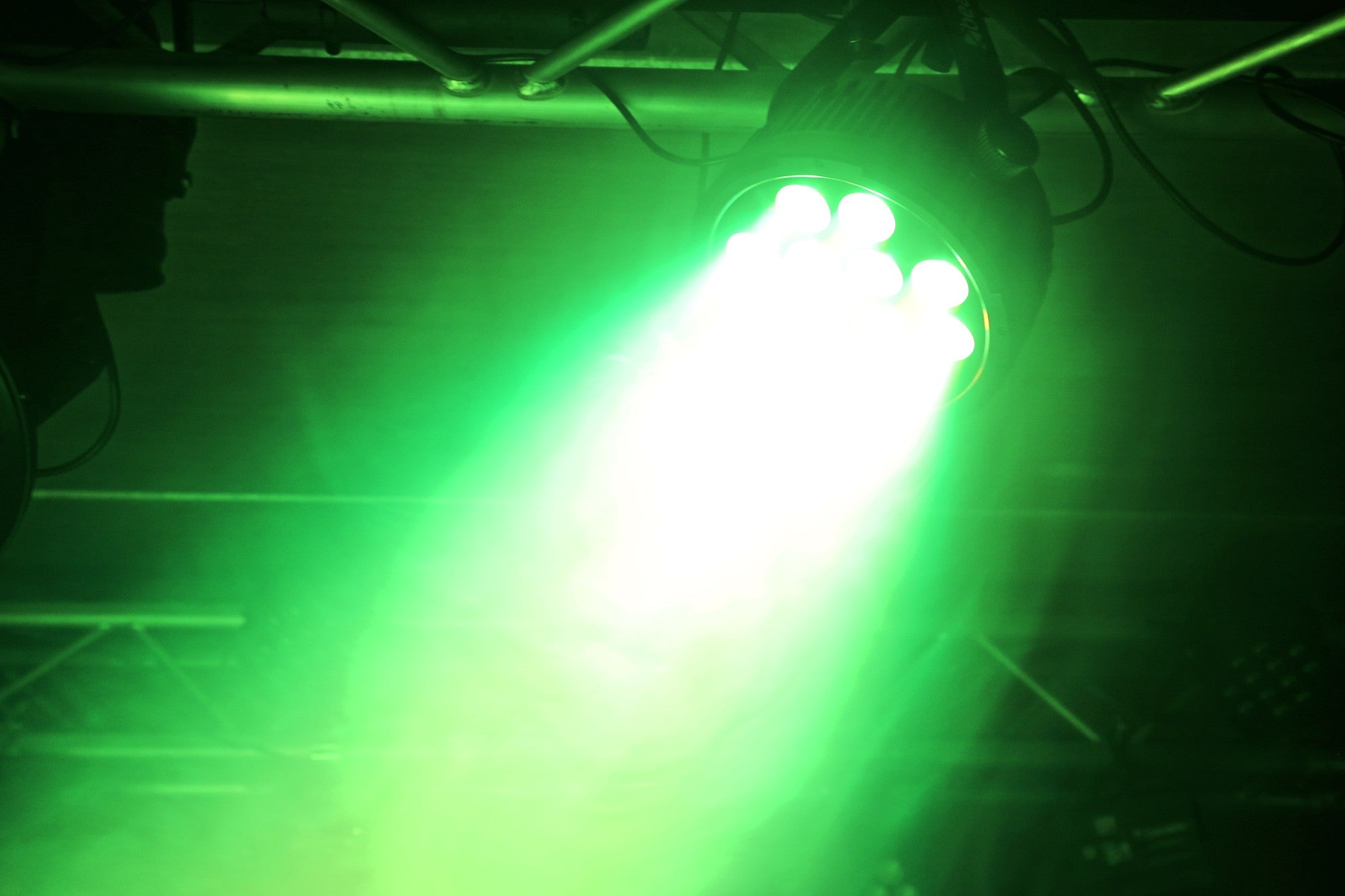 beamZ BT300 - Foco plano PAR LED 12x 10W 6 - en - 1 - Tempo Shop