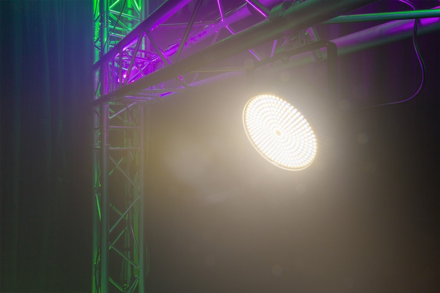 beamZ BT430 - Foco Par Ligero Strobo CW/WW - Tempo Shop