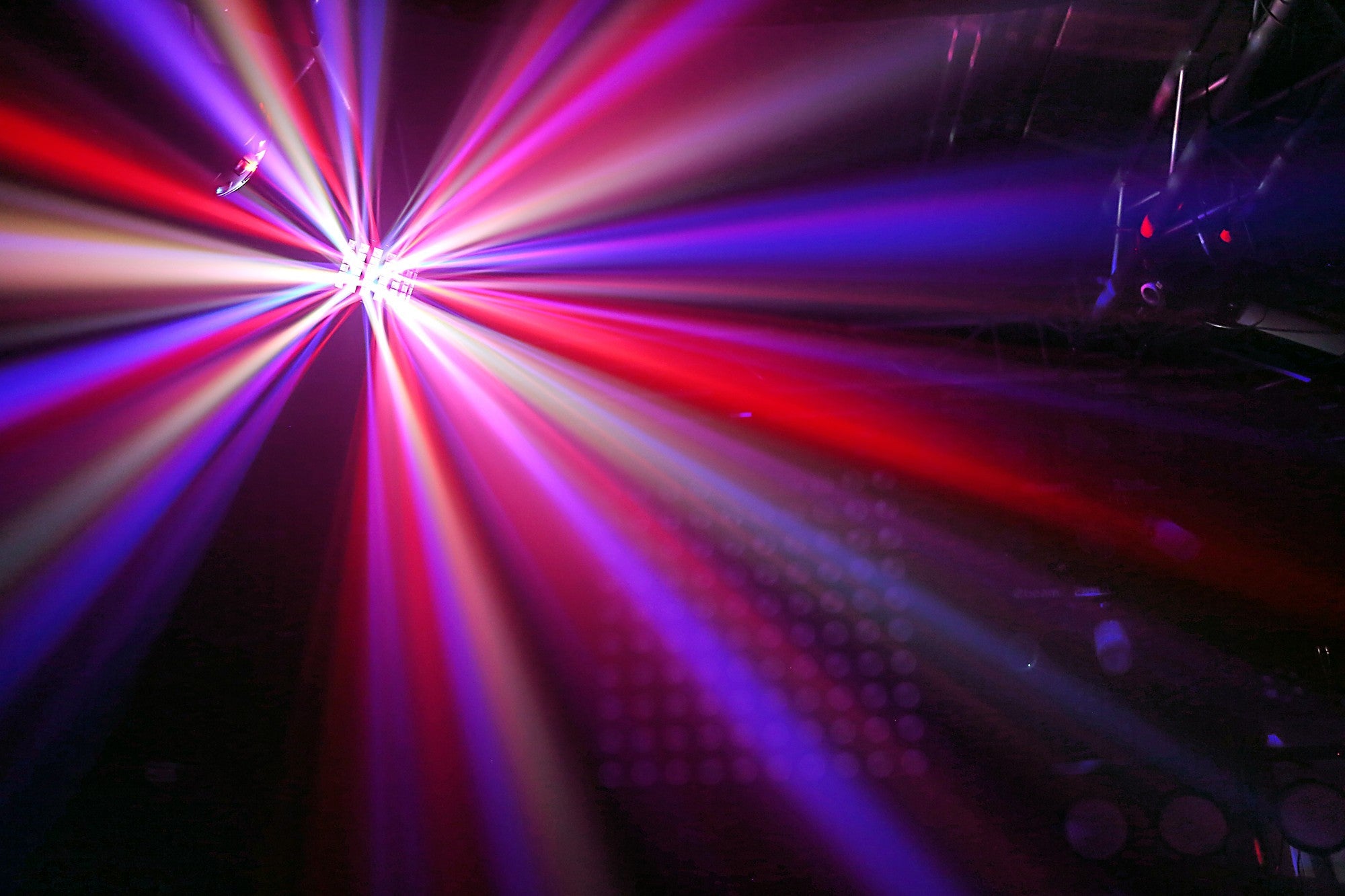 beamZ Butterfly II - LED mini derby - Tempo Shop