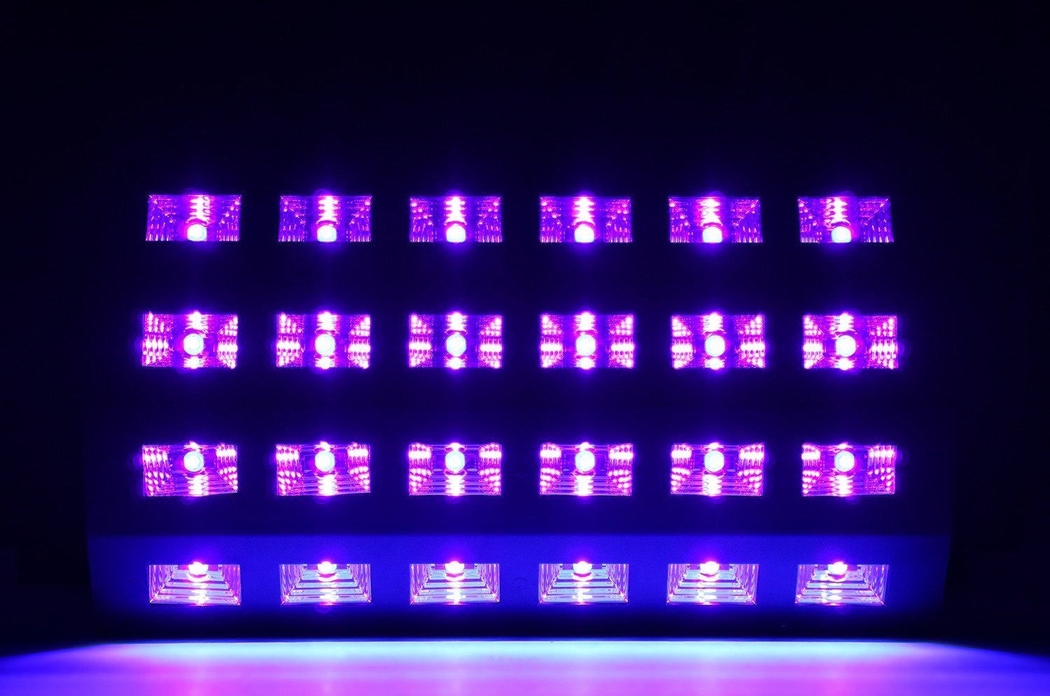 beamZ BUV463 - Strobo LED UV - Tempo Shop