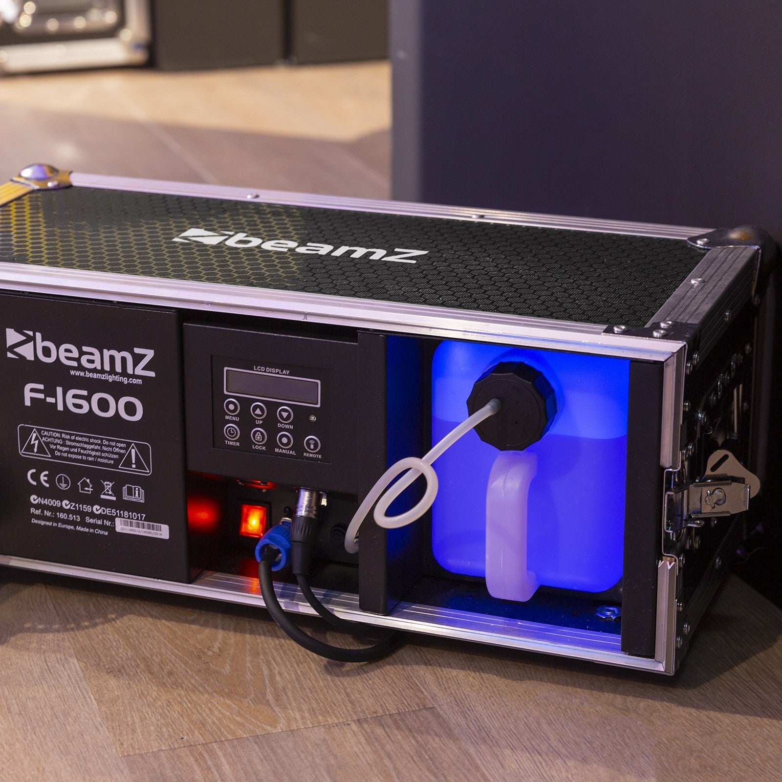 beamZ F1600 - Maquina de niebla profesional en Flightcase - Tempo Shop