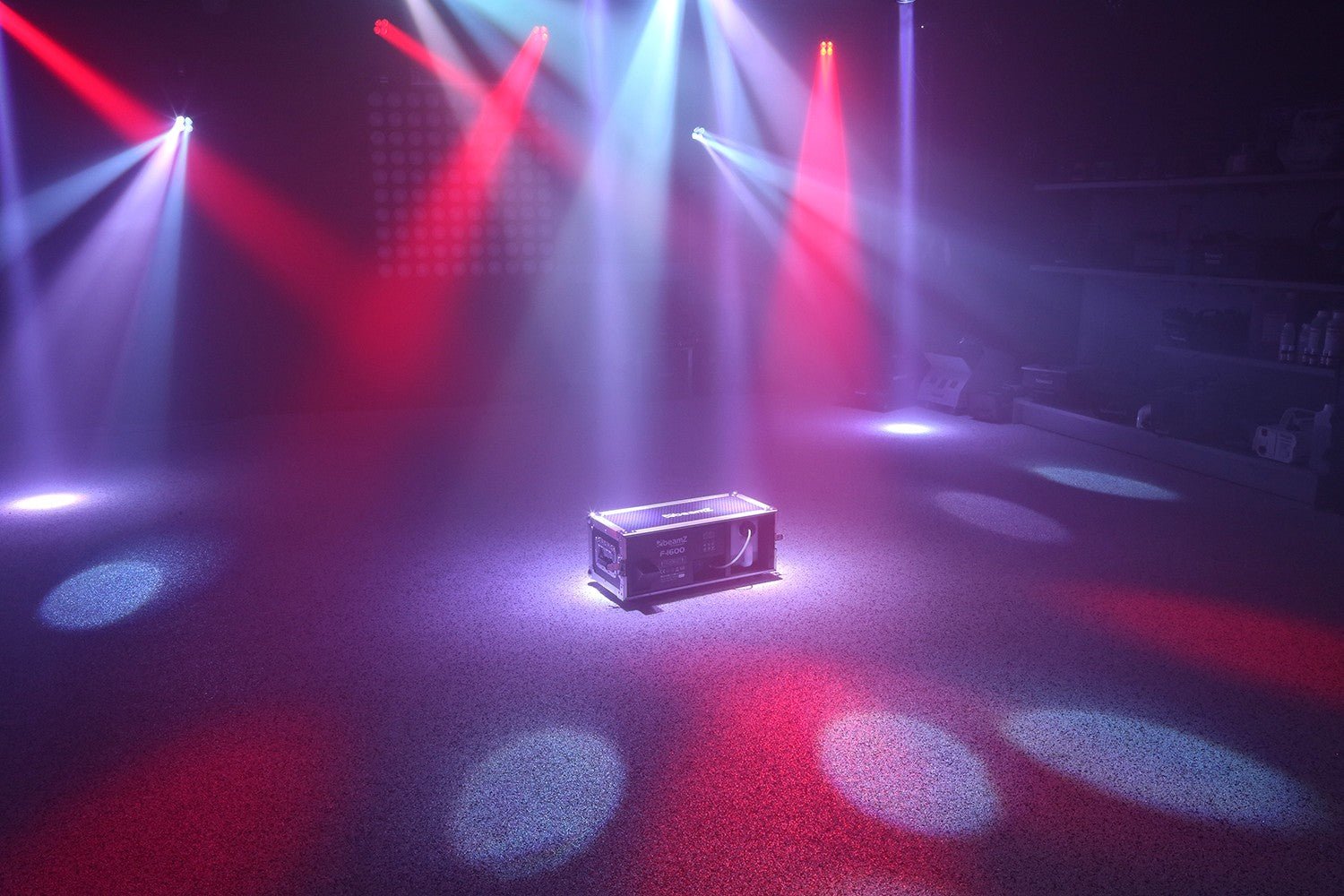 beamZ F1600 - Maquina de niebla profesional en Flightcase - Tempo Shop