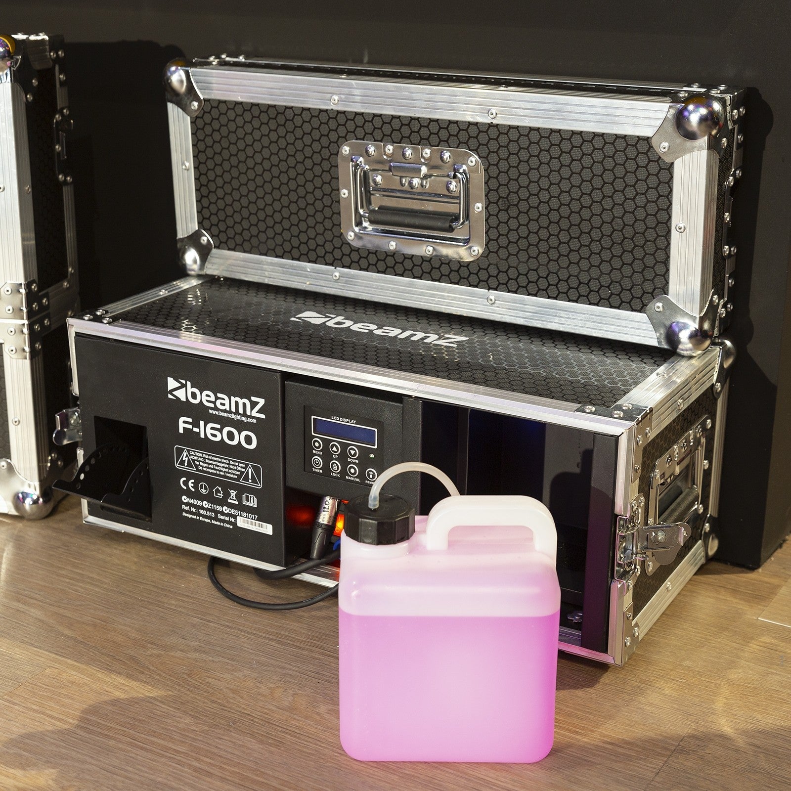 beamZ F1600 - Maquina de niebla profesional en Flightcase - Tempo Shop