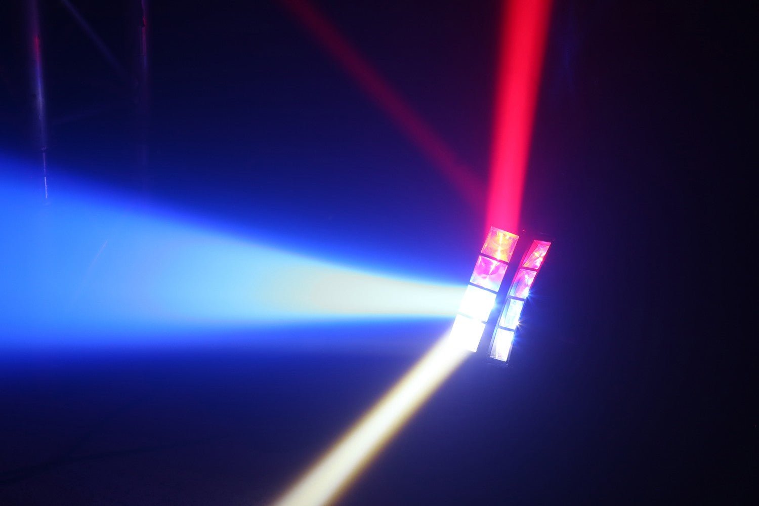 beamZ MHL820 - Doble Helix 8x 3W RGBW LEDs DMX - Tempo Shop