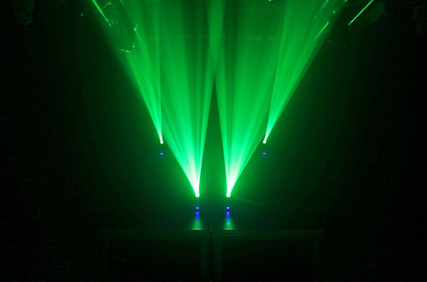 beamZ Panther 40 - LED Spot Cabeza Móvil - Tempo Shop