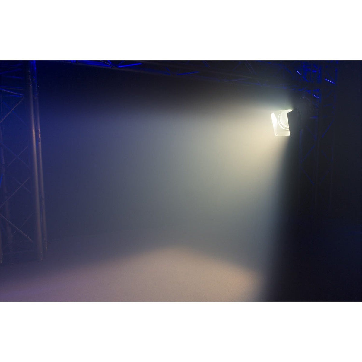 beamZ Pro BTF300Z - Foco Fresnel Zoom 300W LED Blanco 3200K - Tempo Shop