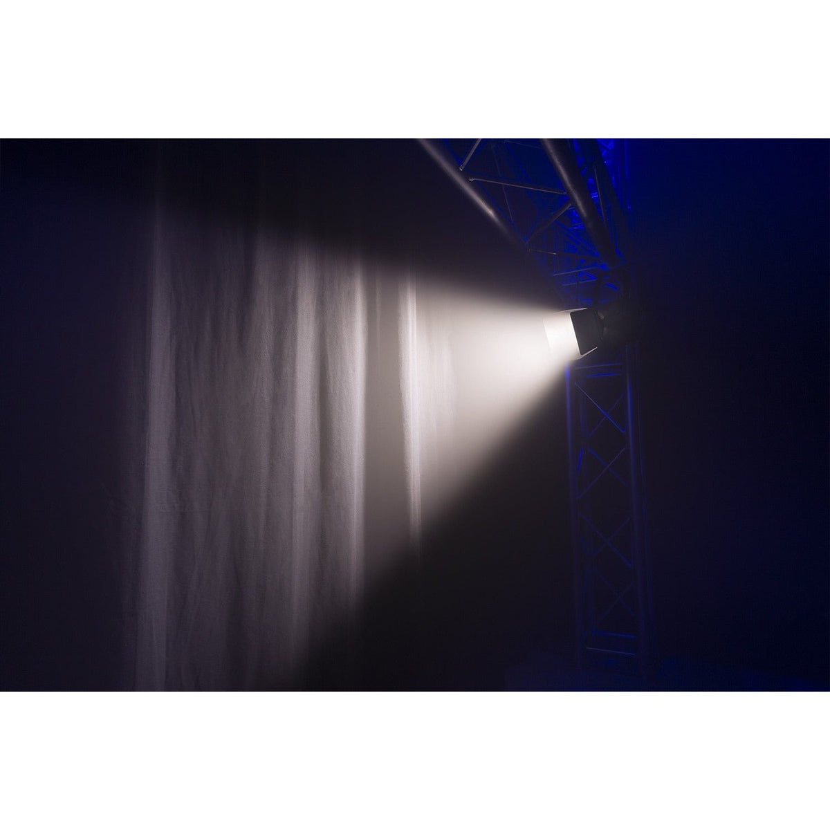 beamZ Pro BTF50Z - Mini Foco Fresnel Zoom 50W LED WW/CW - Tempo Shop