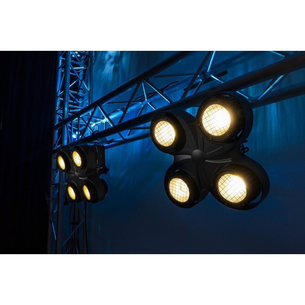 beamZ Pro SB400IP - Cegadora de escenario IP65 COB - Tempo Shop