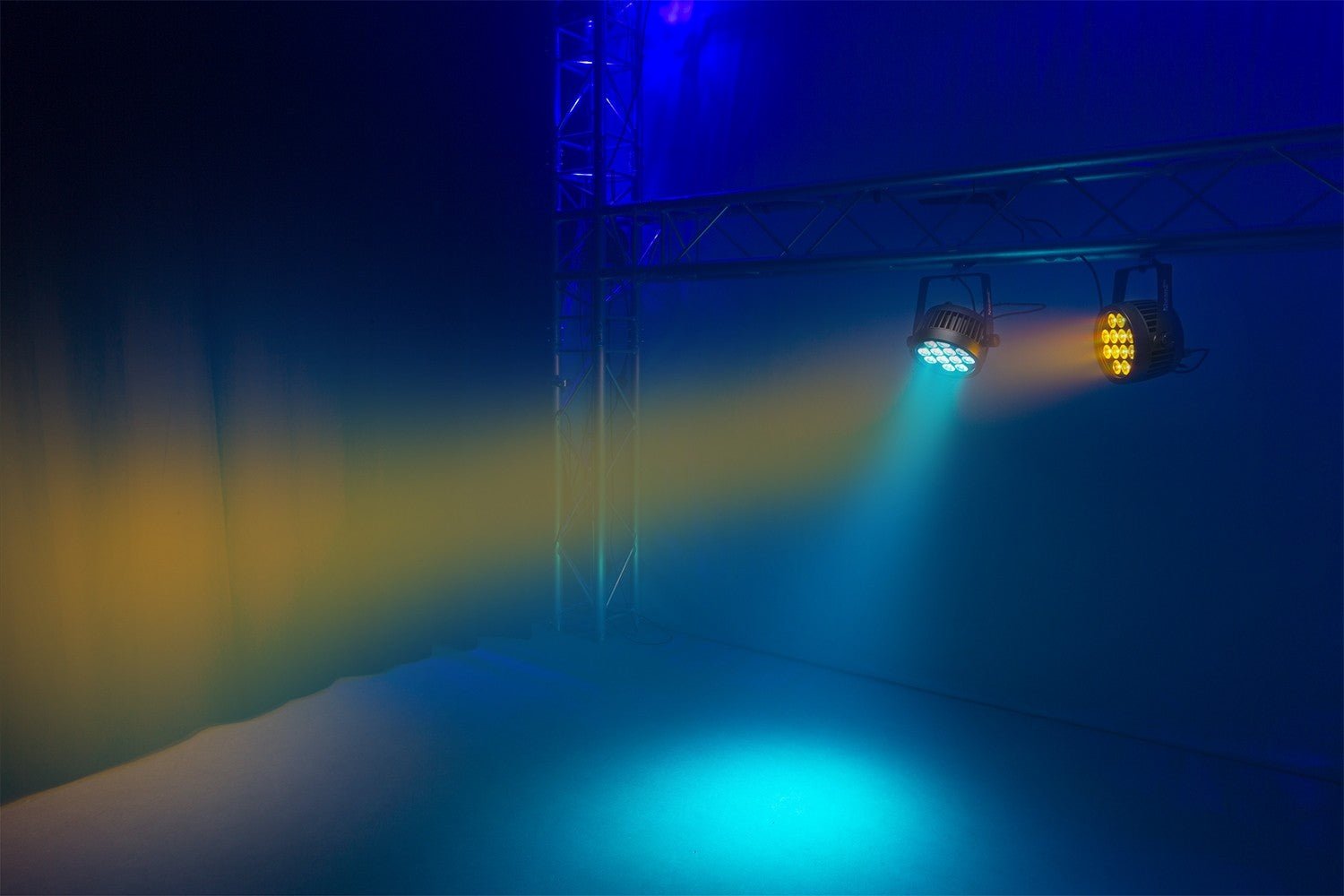 beamZ Pro BWA532 - Foco PAR Aluminio IP65 LED 12x 12W 4 - en - 1 - Tempo Shop