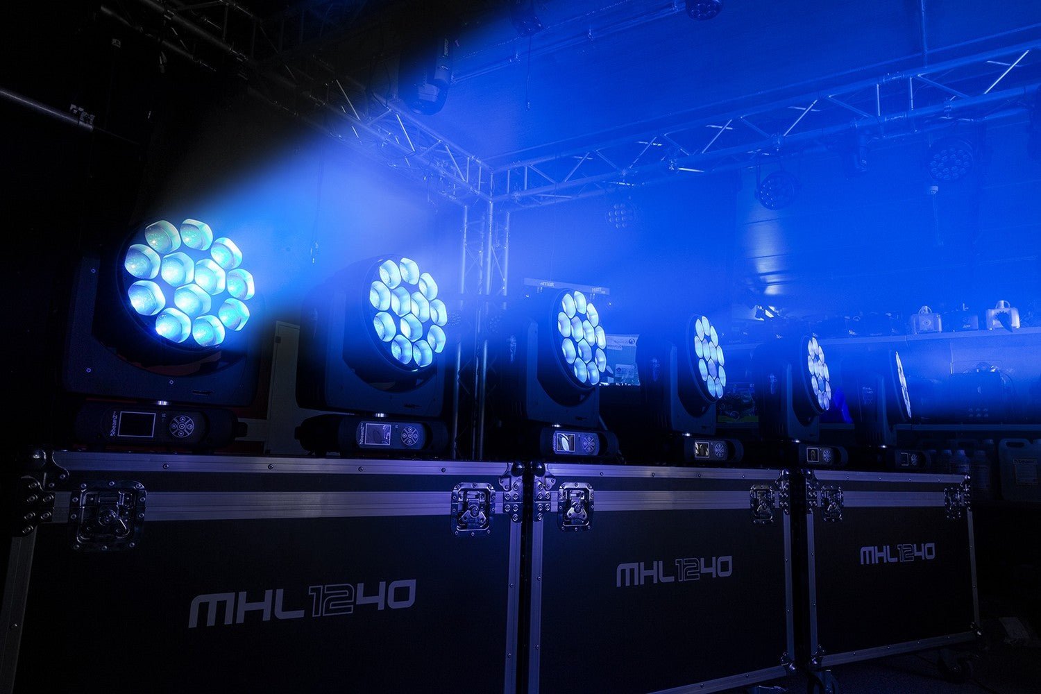 beamZ Pro MHL1240 - LED Wash Cabeza Movil con Zoom - Tempo Shop