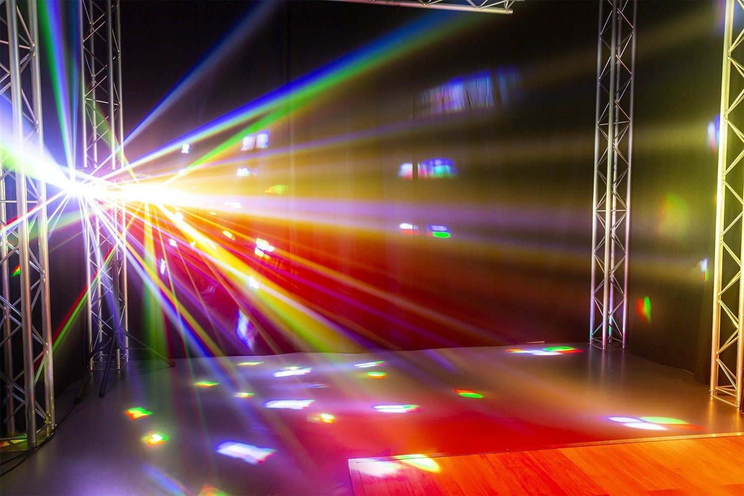 beamZ SB02 ShowBar - Barra con batería 2x Derby y 2x PAR - Tempo Shop