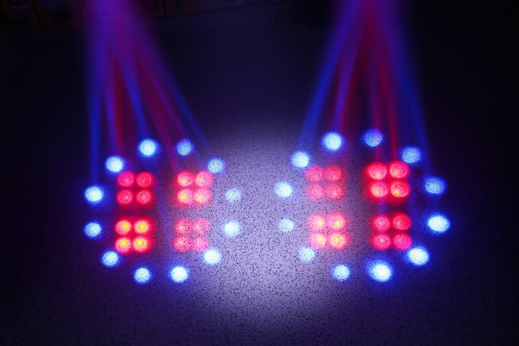 beamZ Urano - LED Doble Moonflower con Strobo - Tempo Shop