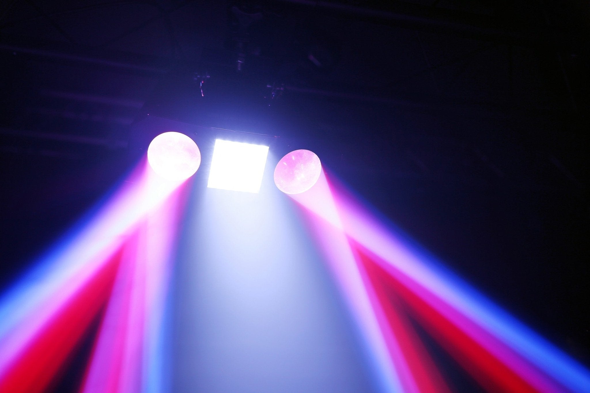 beamZ Urano - LED Doble Moonflower con Strobo - Tempo Shop