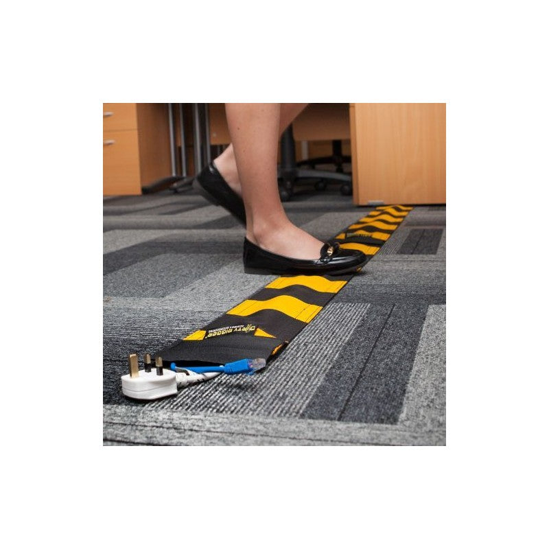 Dirty Rigger CUBRE CABLES TIPO ALFOMBRA 1 METRO AMARILLO/NEGRO - Máxima Seguridad