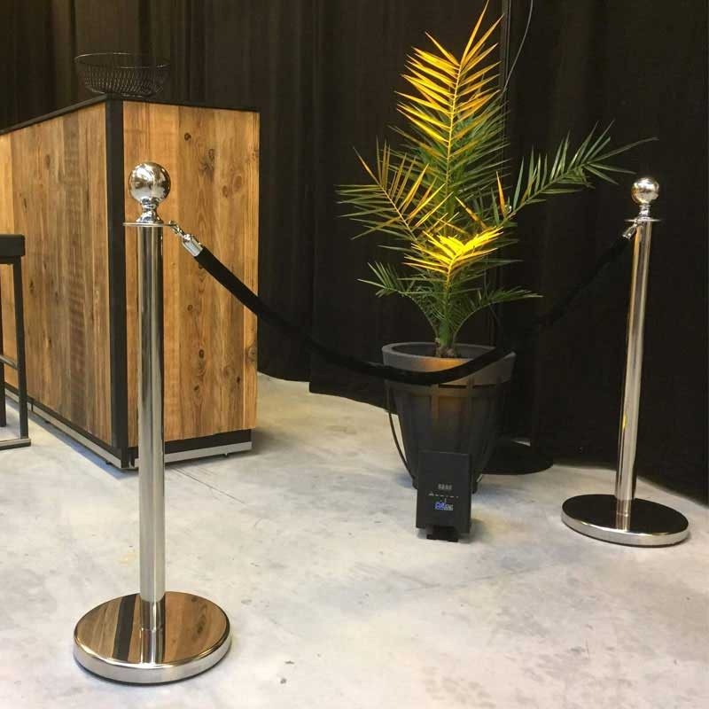 eLumen8 Cordón terciopelo negro ganchos plata 1,5m - Elegancia y delimitación para catenarias de la serie Teatro - Tempo Shop