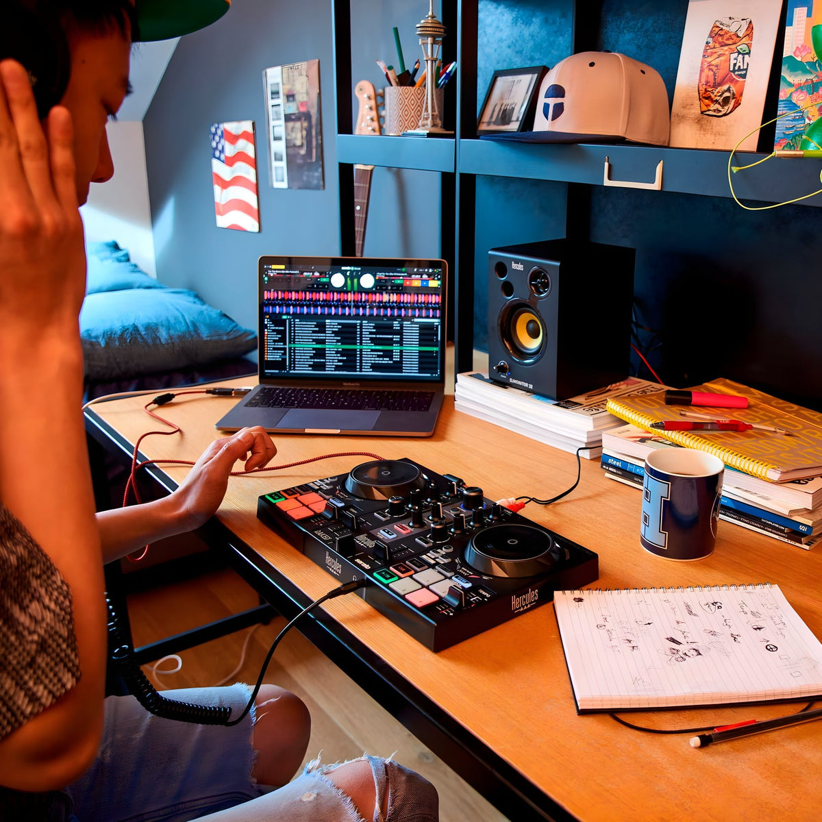 Hercules DJ DJCONTROL INPULSE 200 MK2 - Controladora de DJ - Tempo Shop