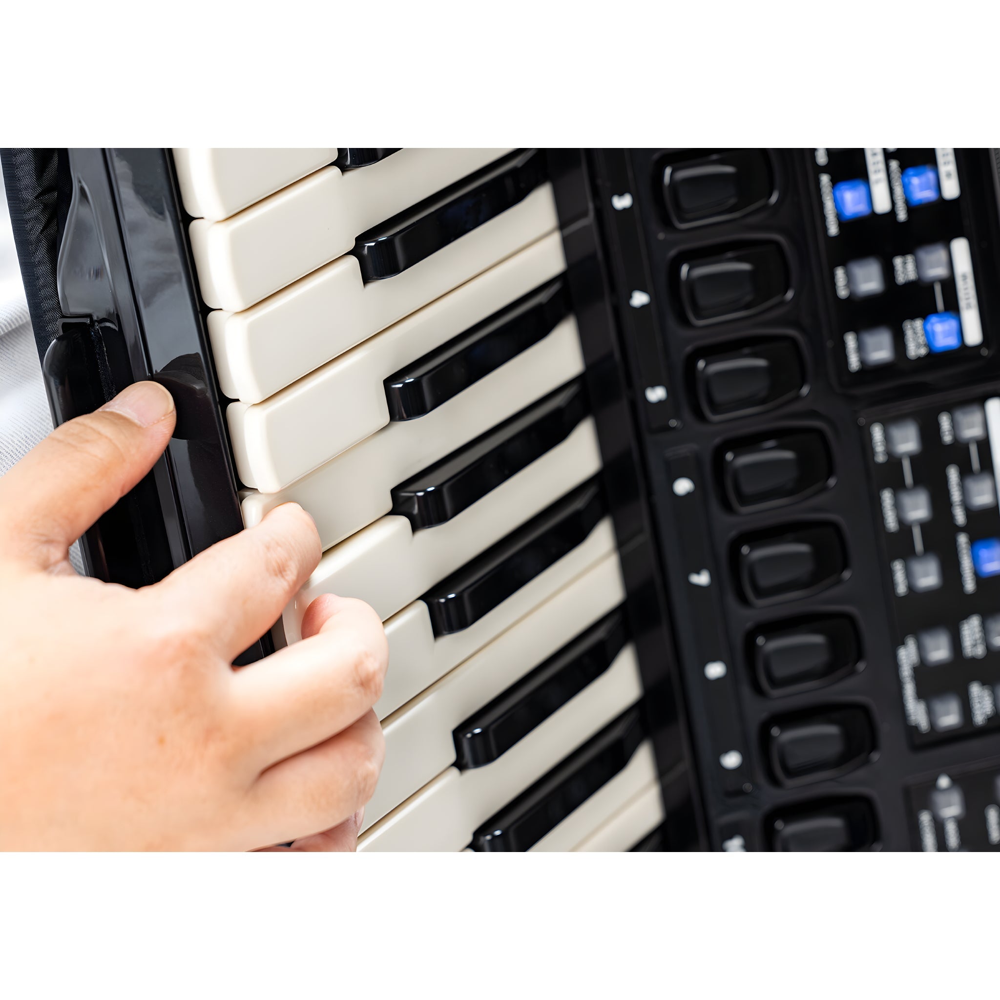 KORG FISA SUPREMA, PIANO, METALLIC BLACK - Acordeón digital - Tempo Shop