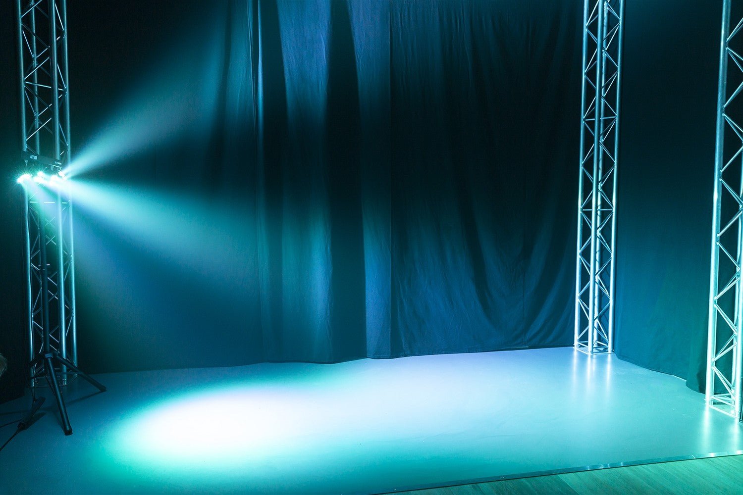 Max PartyBar4 - LED PARBAR con 4 focos 3x 4 - en - 1 RGBW - Tempo Shop