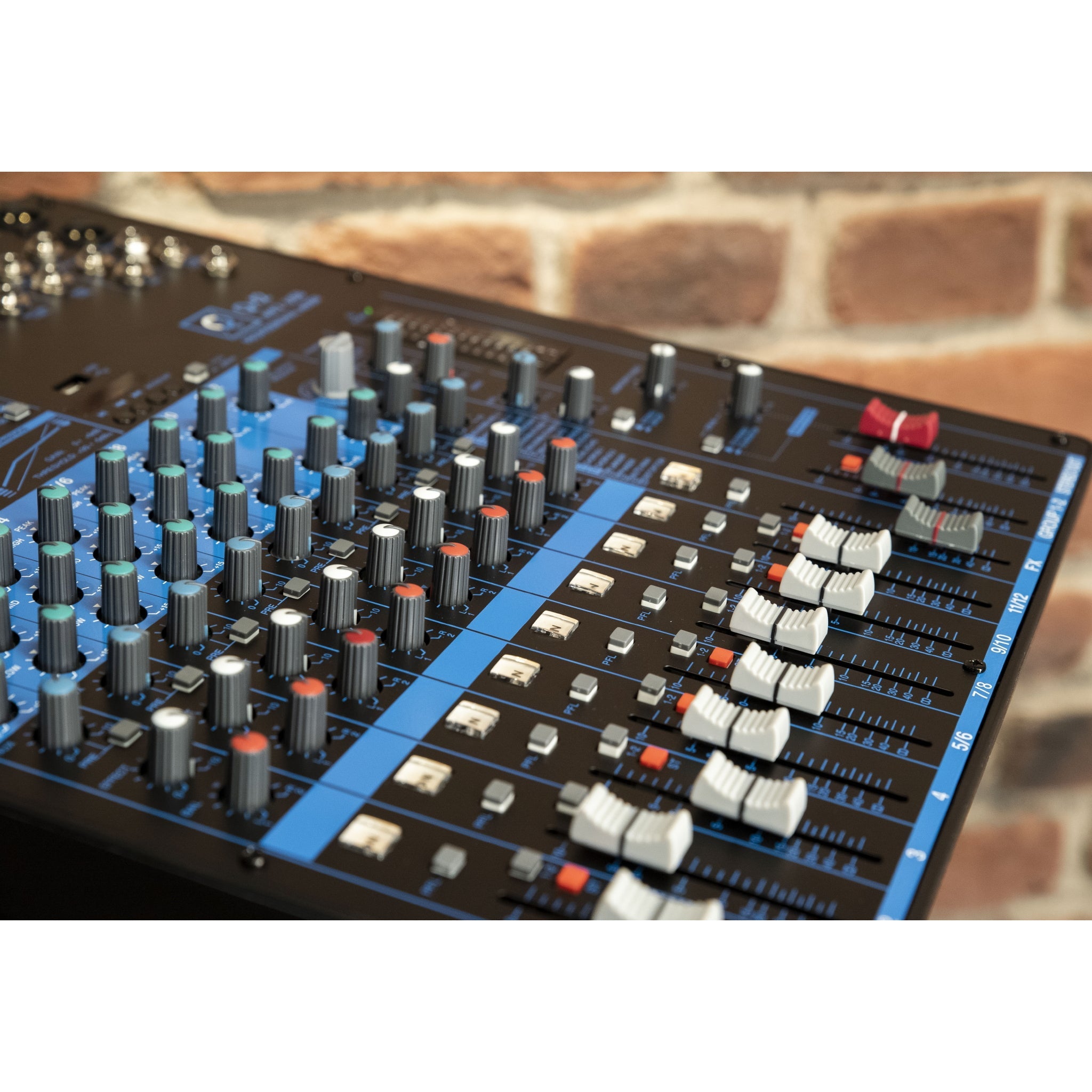 OQAN MIXER Q12 MK2 USB - Mesa de mezclas de 12 canales - Tempo Shop