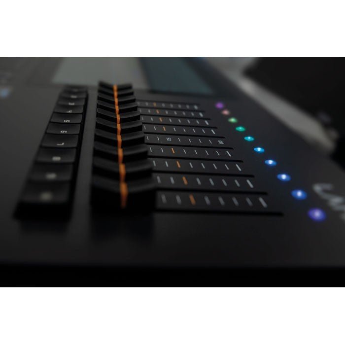 Showtec LAMPY 20 2U - Consola DMX con 20 faders y 2 Universos - Tempo Shop