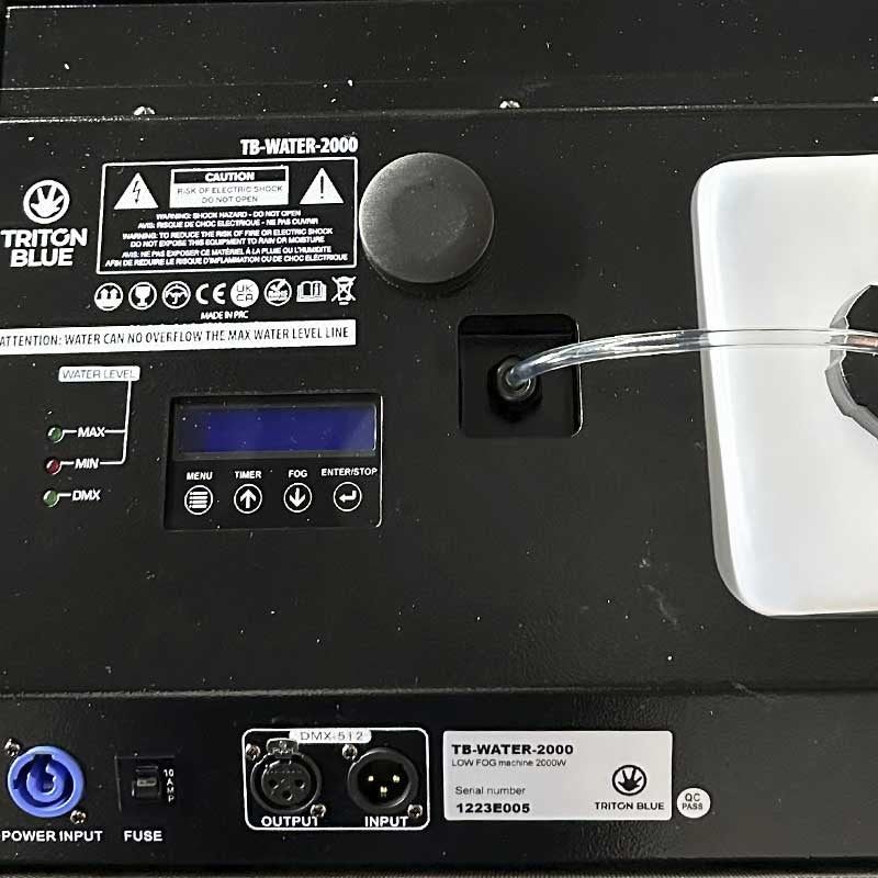 Triton Blue Draco 2000C LF (TB-WATER-2000) - Máquina de Humo Bajo Ultrasónica 2000W con Flightcase - Tempo Shop