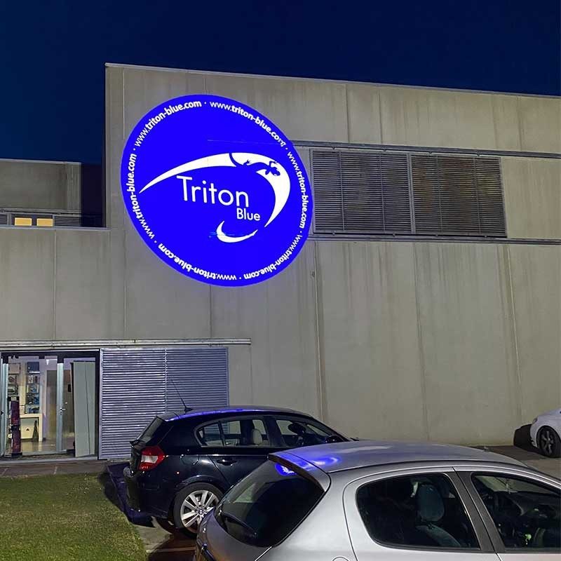 Triton Blue PG300R1IP Horizon 300R Aqua - Proyector de Gobos LED 300W IP65 con Lente 1:0.25 - Tempo Shop