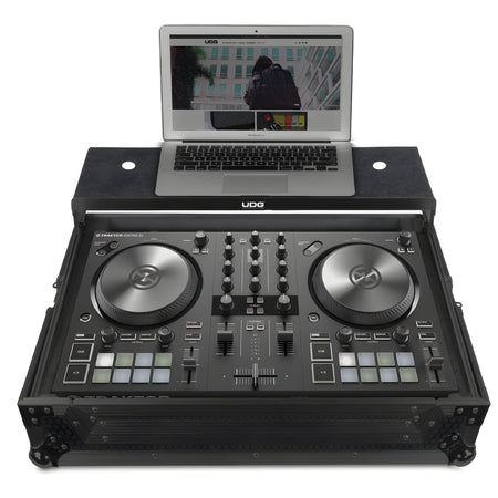 UDG U91062BL - Flight Case NI TRAKTOR KONTROL S2 MK3 Negro Plus (Bandeja para ordenador) - Tempo Shop